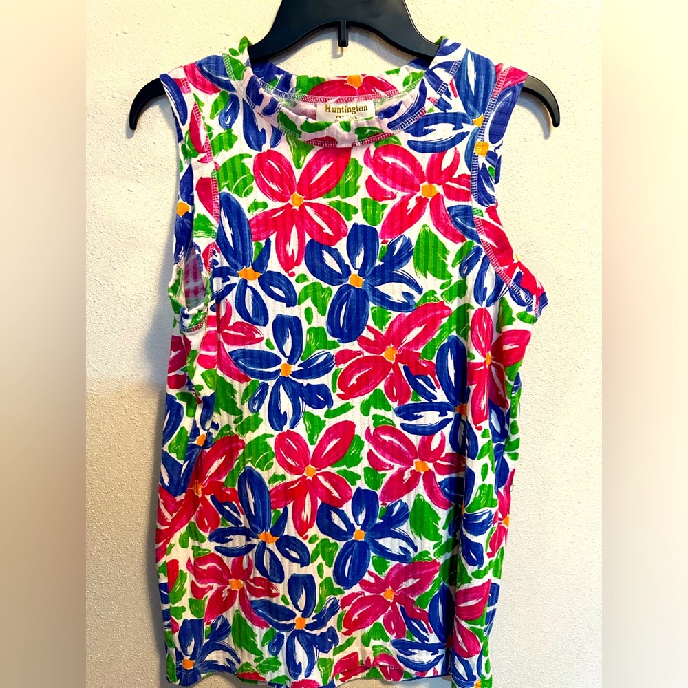 Sleeveless colorful blouse